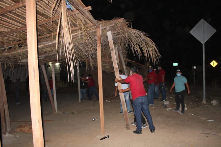 Retiran a vendedores semifijos en inmediaciones del Hospital General de El Quemado