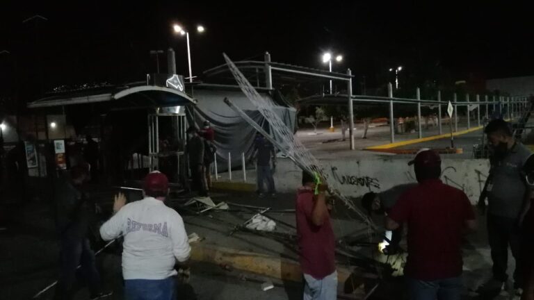 Desaloja Vía Pública 40 comercios irregulares en el bulevar Vicente Guerrero