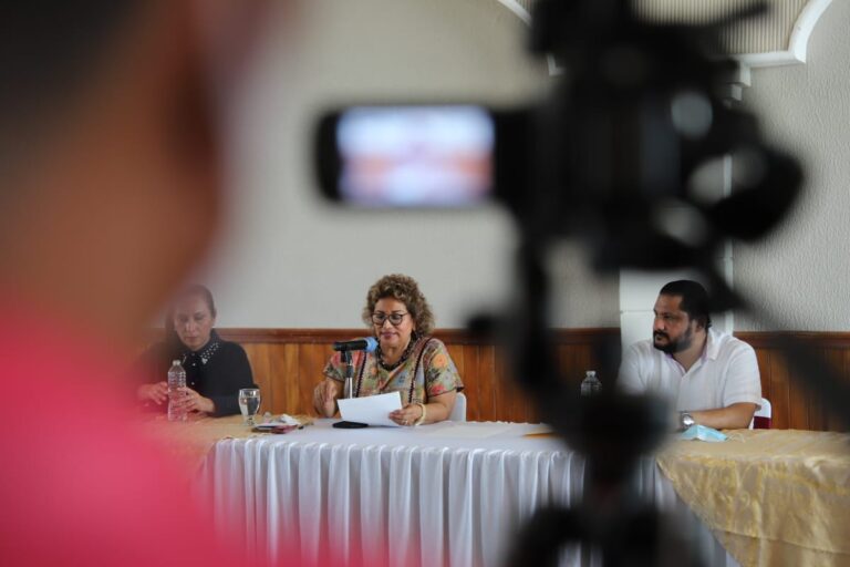Reconoce Adela Román ejercicio periodístico del gremio de Acapulco