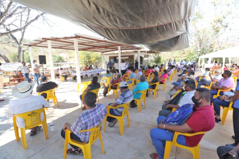 Agradecen campesinos y ejidatarios apoyos del Gobierno de Acapulco
