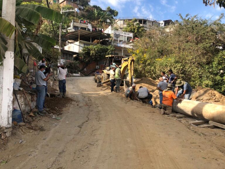 Interviene Capama en reparación de tubería afectada por empresa particular