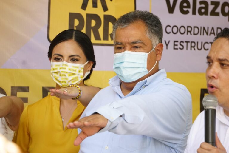 Asiste Víctor Aguirre a la toma de protesta de estructura del PRD de Acapulco