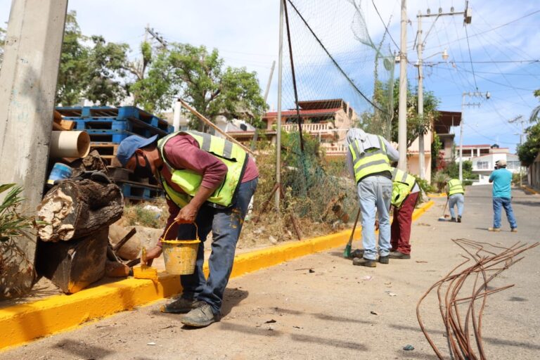 Rehabilitan espacios públicos en colonias populares de Acapulco