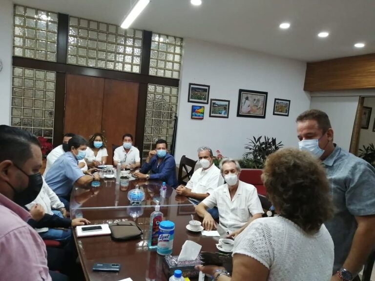 Acuerdan trabajo coordinado Gobierno de Acapulco y cooperativistas del Paseo del Pescador