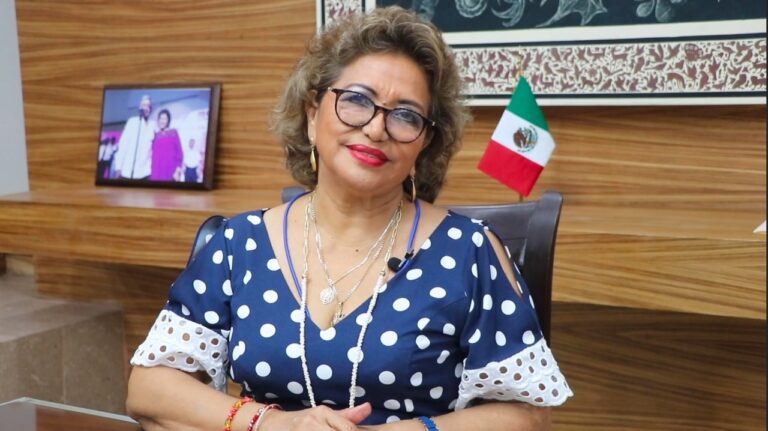 Exhorta Adela Román a acatar medidas sanitarias por fase roja de COVID-19