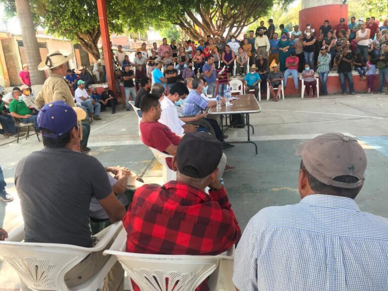 GRACIAS AL DIÁLOGO Y LA INTERVENCIÓN DEL GOBIERNO DEL ESTADO POBLADORES DE JALEACA DE CATALÁN LIBERAN A NUEVE SERVIDORES PÚBLICOS FEDERALES