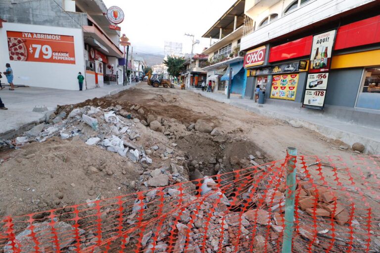 Supervisa Adela Román obras de infraestructura vial