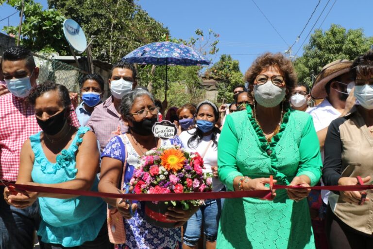 Obras sociales anheladas por el pueblo, entregó Adela Román en la zona suburbana