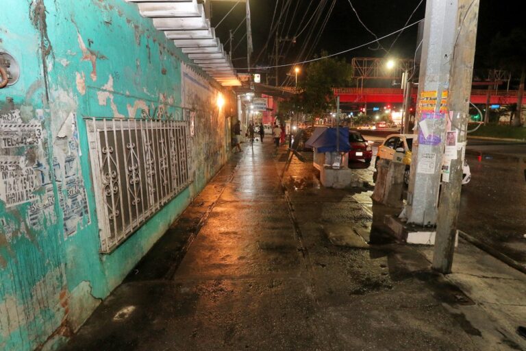 Implementan operativo de limpieza en el bulevar Vicente Guerrero