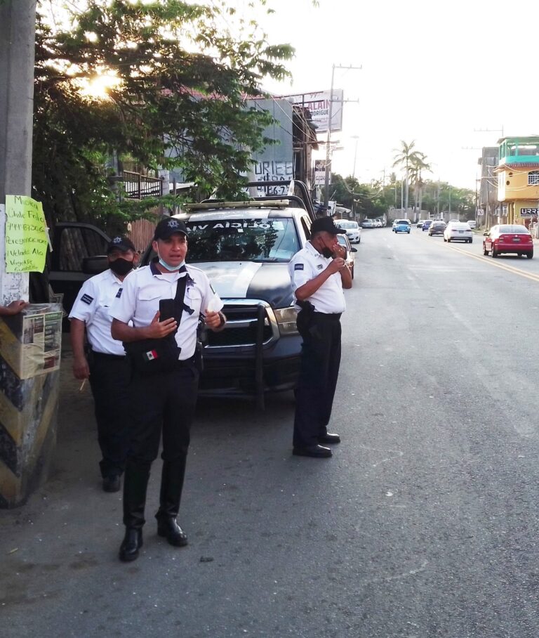 CONTINUAN LOS ABUSOS PPR PARTE DE LOS AGENTES DE TRANSITO QUE SE APOSTAN EN LA CALZADA PIE DE LA CUESTA