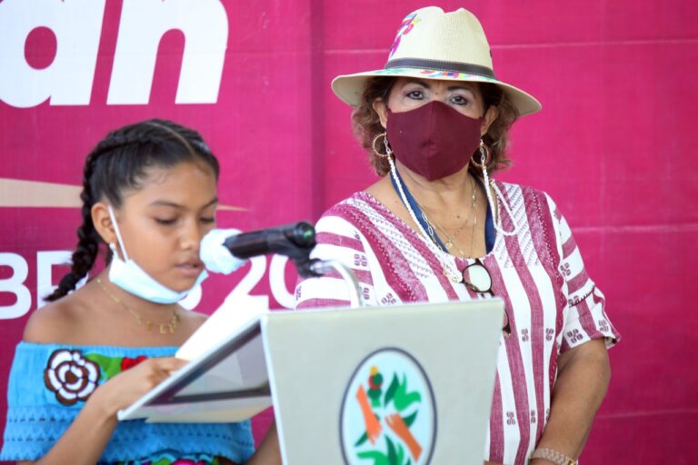 Con Adela Román se transforma la vida de los habitantes de El Arenal