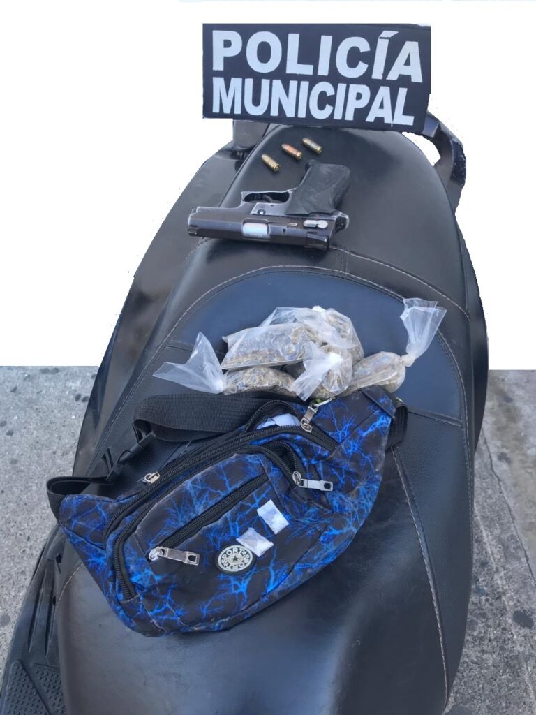 Asegura Policía Preventiva pistola, droga y motoneta en Renacimiento