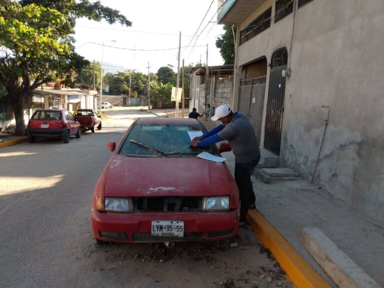 Intensifica Vía Pública retiro de autos chatarra en la ciudad