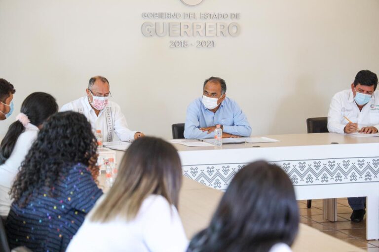 RECIBE GOBERNADOR HÉCTOR ASTUDILLO A REPRESENTANTES DE LAS NORMALES PÚBLICAS DE GUERRERO