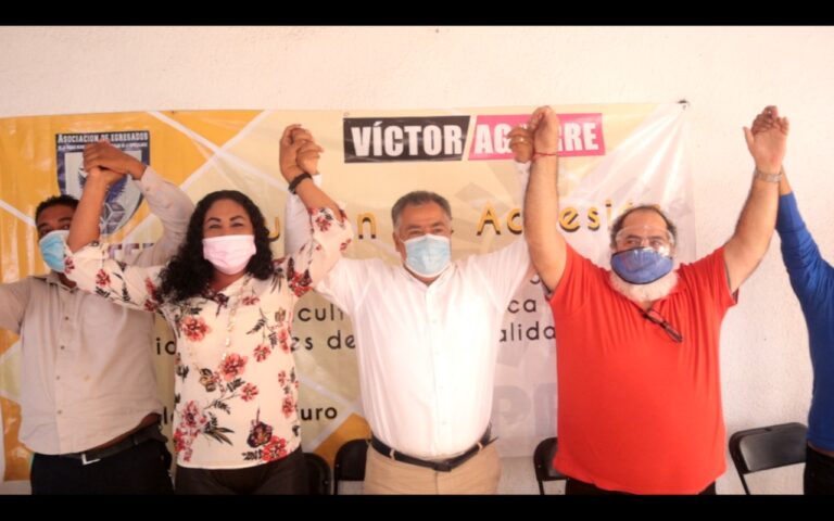 Se adhieren egresados de la Facultad Derecho a proyecto de Víctor Aguirre