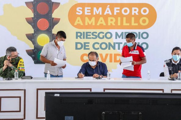 SE REÚNE HÉCTOR ASTUDILLO CON EL COMISARIO Y POBLADORES DE EL CALVARIO, COMUNIDAD AFECTADA POR INCENDIOS FORESTALES