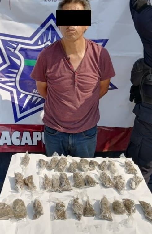 Aseguran preventivos a sujeto con probable droga en la Progreso