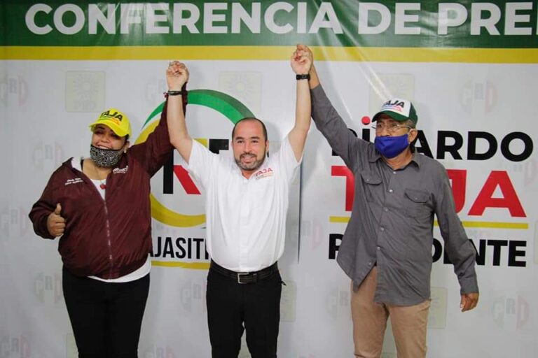 Excandidata a diputación plurinominal de morena y luchador social de la 4T levantan la mano a Taja Ramírez