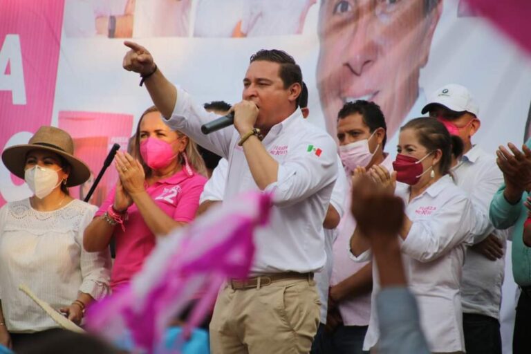Atacan a balazos a candidato a la presidencia municipal de Acapulco