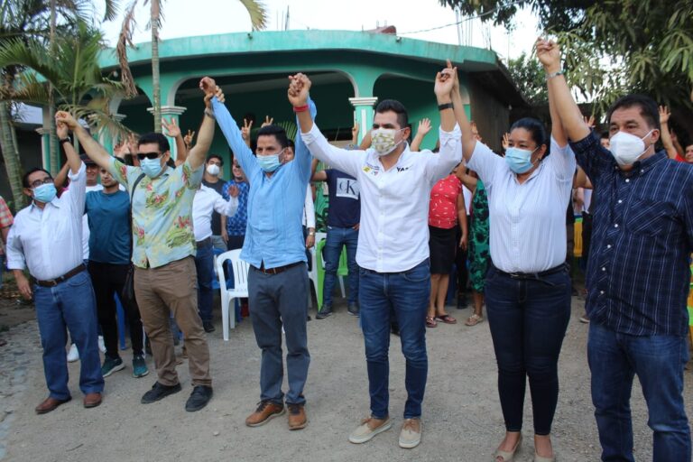 Se adhiere exaspirante de Morena al proyecto político de Yasir Deloya