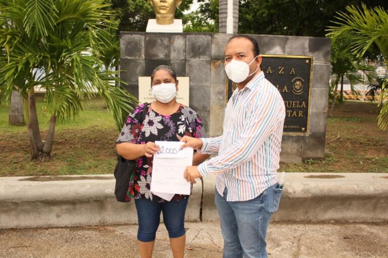 Entrega Sedesol apoyos a desempleados por la pandemia