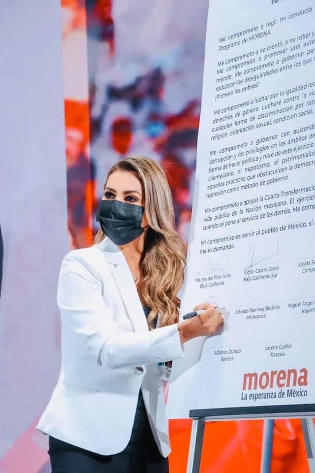 Firma Evelyn Salgado Pineda carta compromiso con la Cuarta Transformación y el pueblo de México