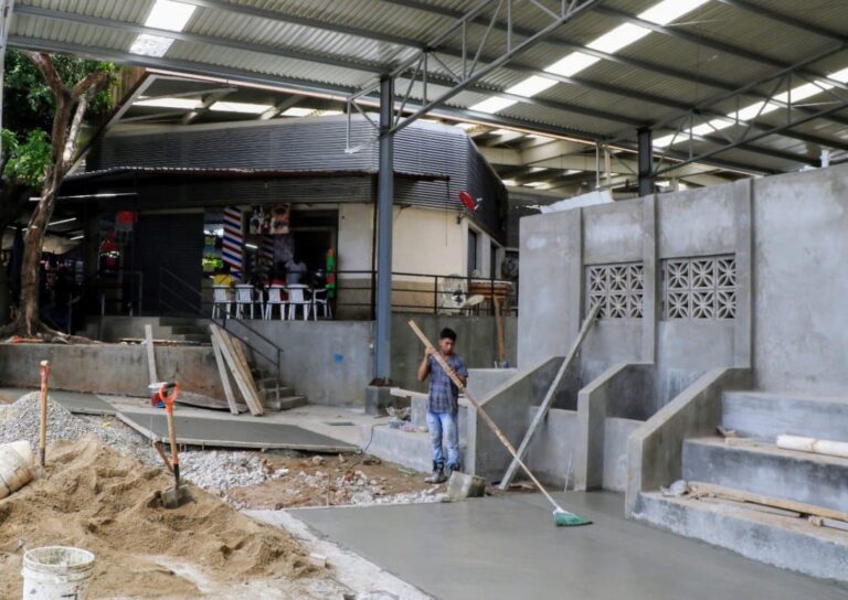 Al 80% la remodelación de la Nave de Flores del Mercado Central