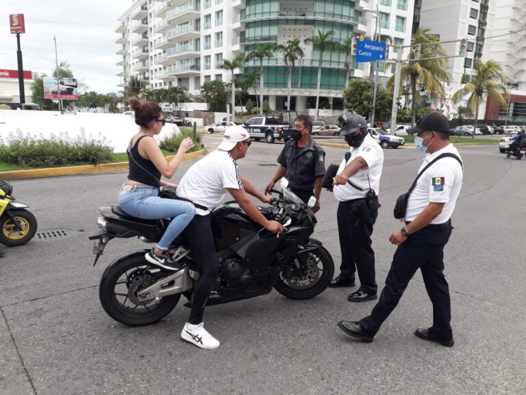 En operativo especial, aplica la SSP de Acapulco 20 infracciones a motociclistas