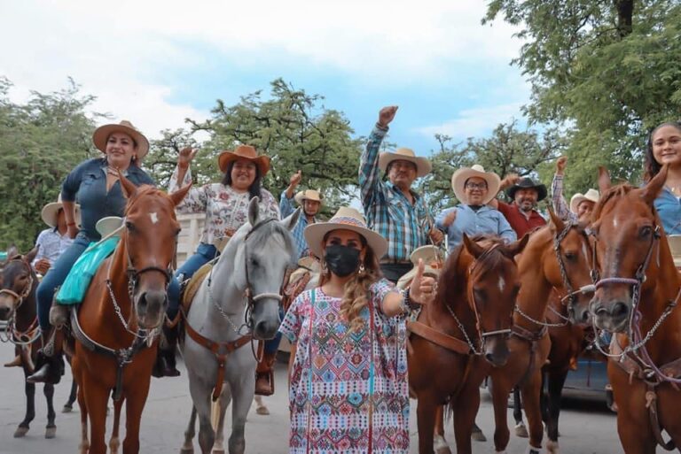 Con amor y unidad Guerrero saldrá adelante, afirma Evelyn Salgado Pineda en recorrido de agradecimiento por la región Norte