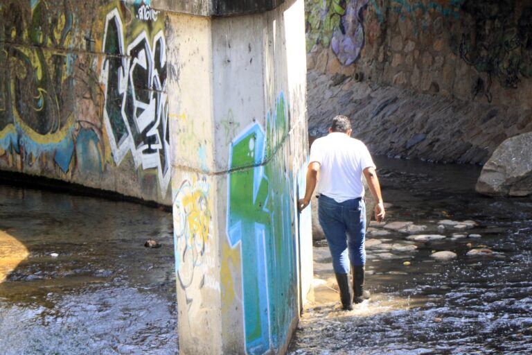 Despliegan operativo para detectar descargas clandestinas de aguas residuales