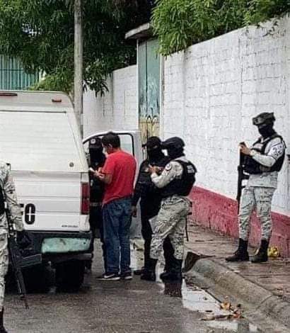 Una femenina y un masculino asesinados a balazos y ensabanados fueron encontrados, en la colonia Renacimiento.