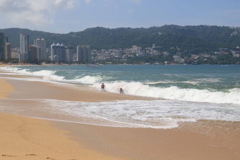 Pronostica PC Municipal fuerte oleaje por fenómeno de Mar de Fondo