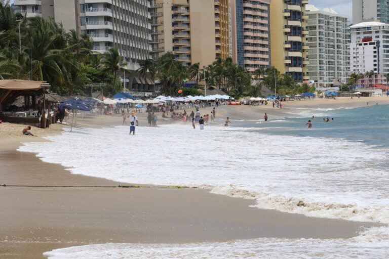 No habrá lluvias, pero sí fuerte oleaje en playas: Protección Civil Acapulco