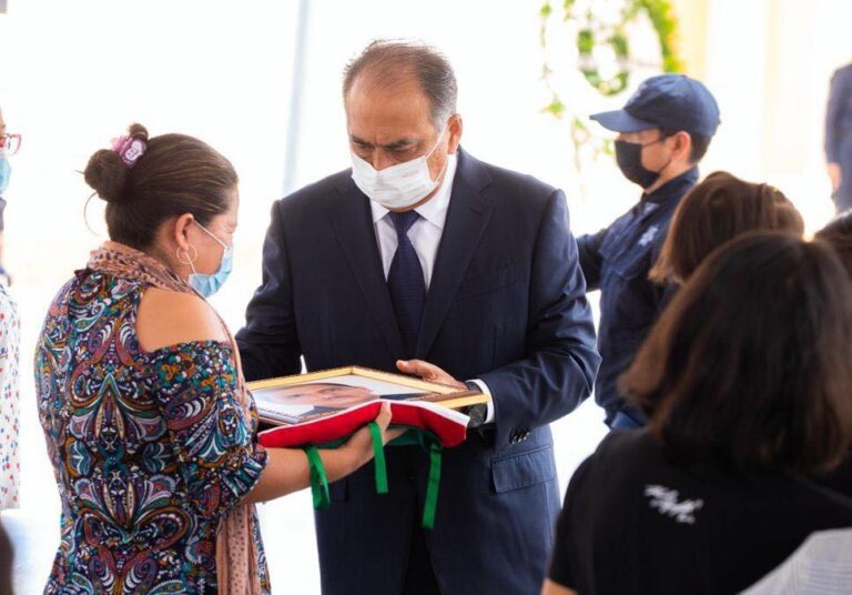 RINDE GOBERNADOR HÉCTOR ASTUDILLO HOMENAJE A POLICÍAS ESTATALES CAÍDOS EN EL CUMPLIMIENTO DE SU DEBER