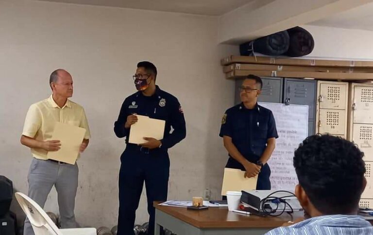 Logra Gobierno de Acapulco la certificación “Bombero Técnico Nivel 1” de 66 trabajadores