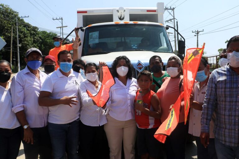 «Yo vine a trabajar y a servir»: Abelina López