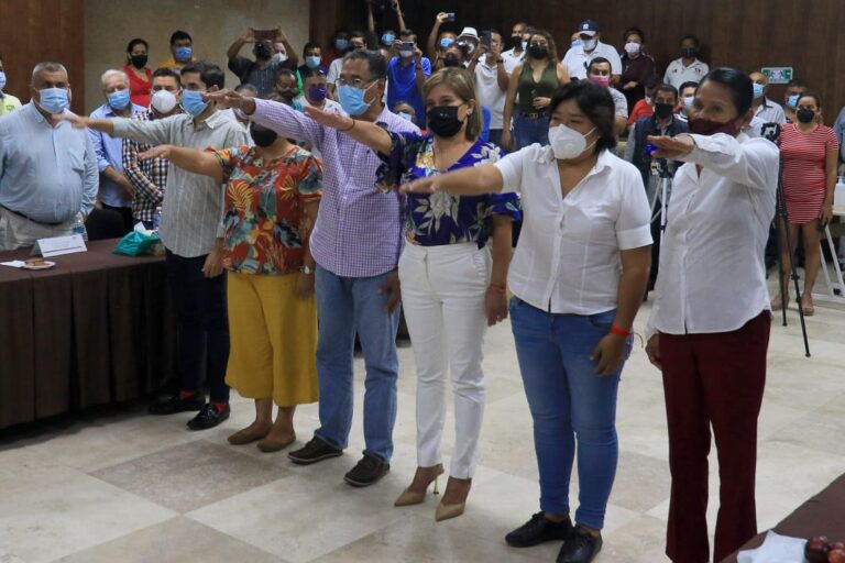 Formalizan regidores integración de  la Comisión de Transportes