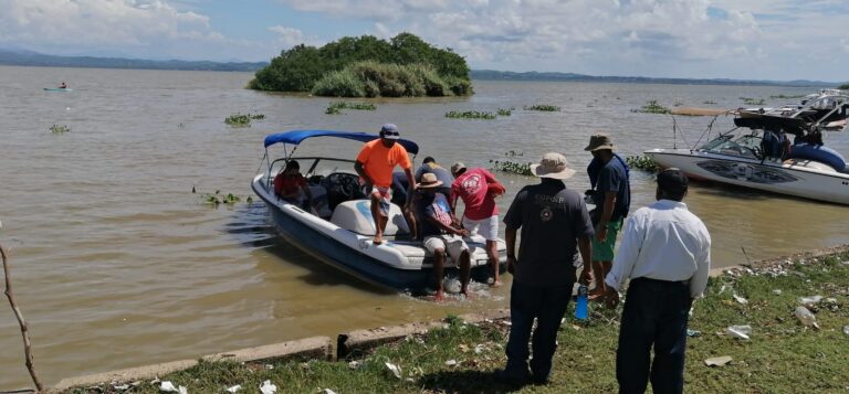Rescata Protección Civil cuerpo de una persona desaparecida en la Laguna de Tres Palos