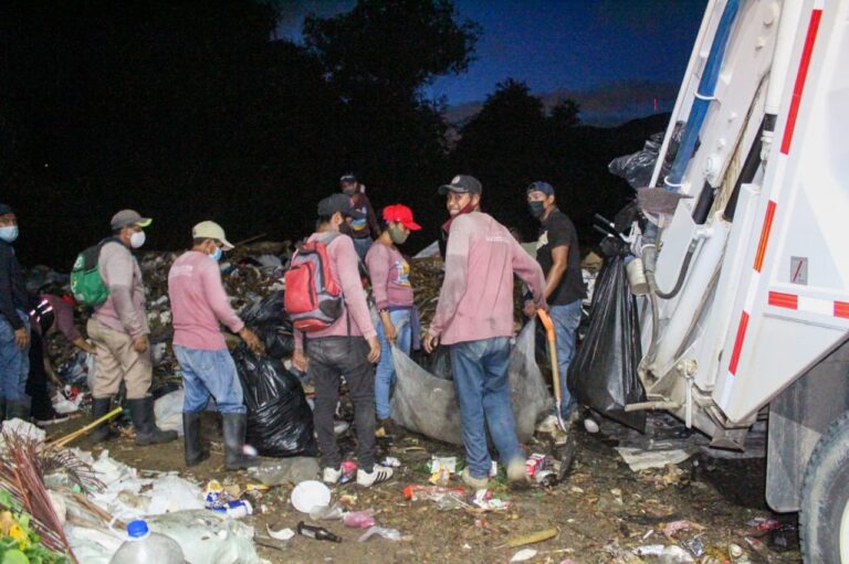 Redoblan trabajos de limpieza para erradicar puntos negros Se trabaja en la socialización de horarios y frecuencias de camiones recolectores
