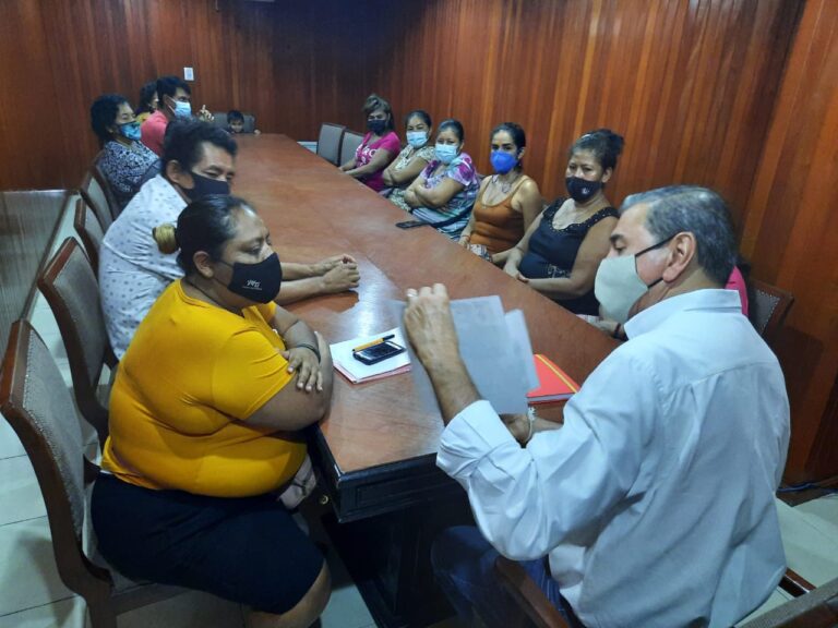 Atiende Capama a ciudadanos de la colonia Constituyentes