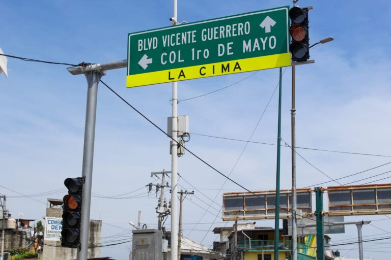 Acapulqueños reconocen acciones de la presidenta para mejorar la circulación vial en Acapulco