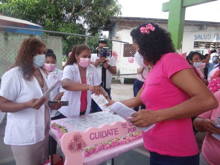 Realiza Salud Municipal brigada contra el cáncer de mama en Pie de la Cuesta