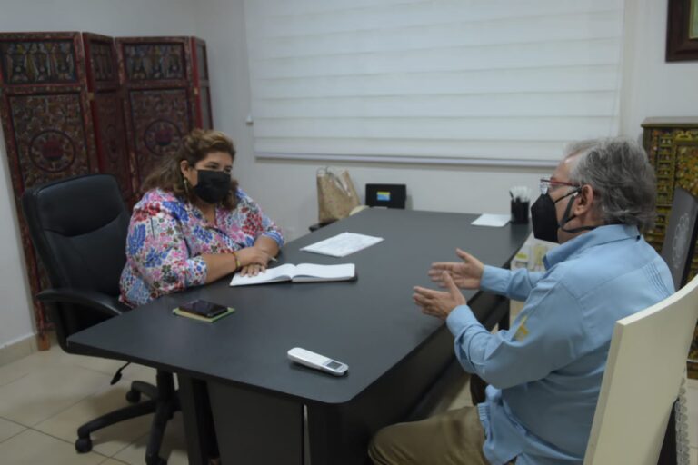 La Secretaria de Cultura, M.C. Aida Melina Martínez Rebolledo se reúne con el Mtro. Eduardo Álvarez Director de la OFA.