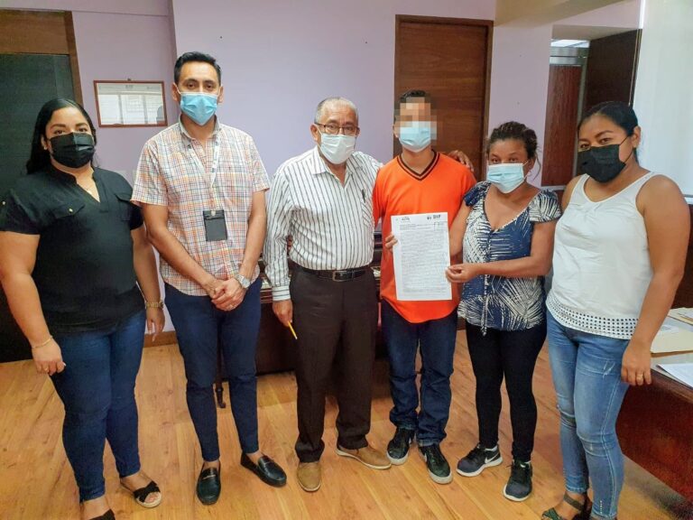 Reintegra DIF Acapulco a migrante menor de edad a su núcleo familiar