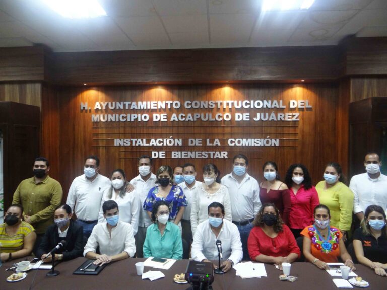 Toma secretaria general protesta a la Comisión de Bienestar