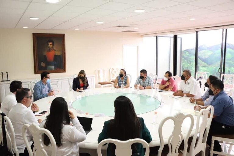 Se reúne la gobernadora Evelyn Salgado con periodistas de Iguala