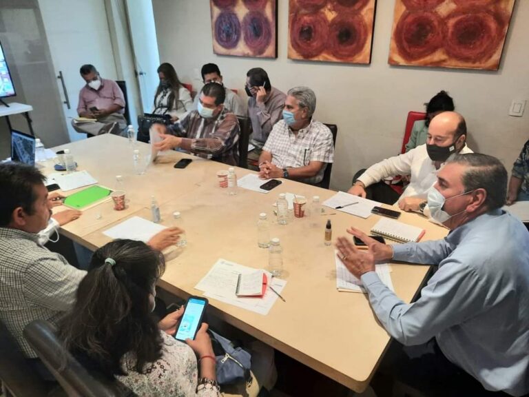 Se reúnen autoridades con representantes de condóminos de la Riviera Diamante de Acapulco