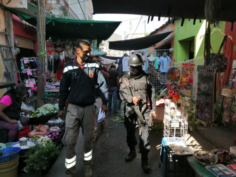 DA LA POLICÍA ESTATAL ACOMPAÑAMIENTO A PC GUERRERO EN OPERATIVO CONTRA LA VENTA ILEGAL DE PIROTECNIA