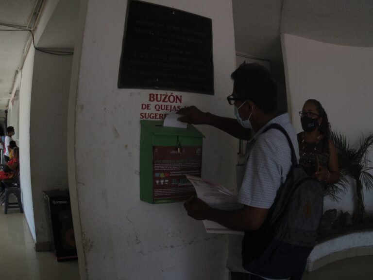 Los ciudadanos se sorprenden del buen trato de los empleados, que acuden al ayuntamiento a realizar algún trámite o alguna gestión social