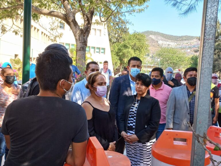 Fueron liberados los 5 estudiantes de Ayotzinapa que fueron detenidos en el puerto de Acapulco